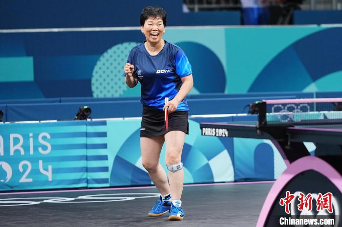 年逾花甲仍怀少年心：倪夏莲在巴黎奥运场边的