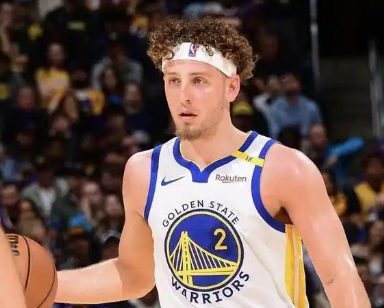 勇士不敌马刺战绩跌至36胜40负 季后赛前景引关注