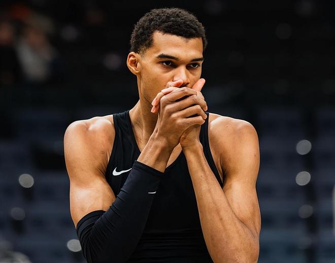 文班亚马40+力压弗拉格33分 马刺狂胜独行侠29分