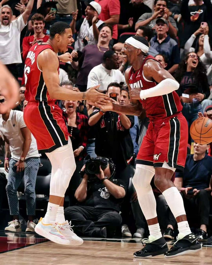 阿德巴约单场83分创历史纪录 米切尔领跑2017届得